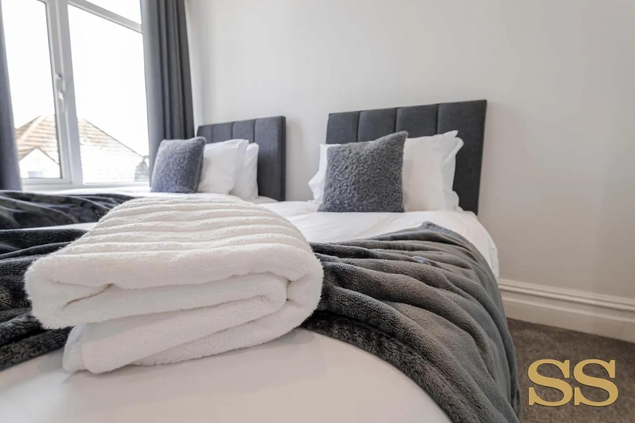 Pearl Penthouse: O2 Academy Proximity with Beach Access Bournemouth United Kingdom
