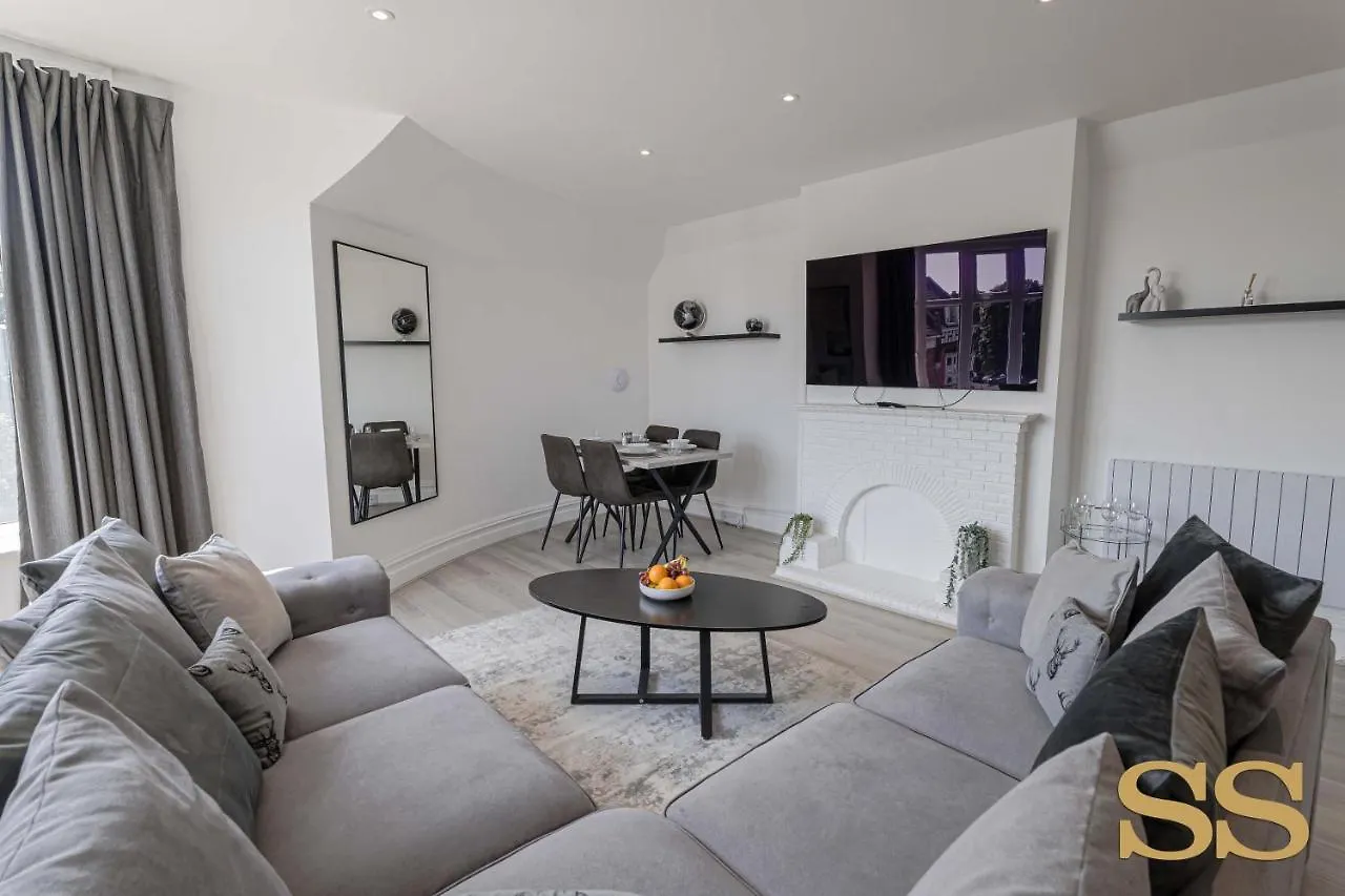 Apartment Pearl Penthouse: O2 Academy Proximity with Beach Access Bournemouth United Kingdom
