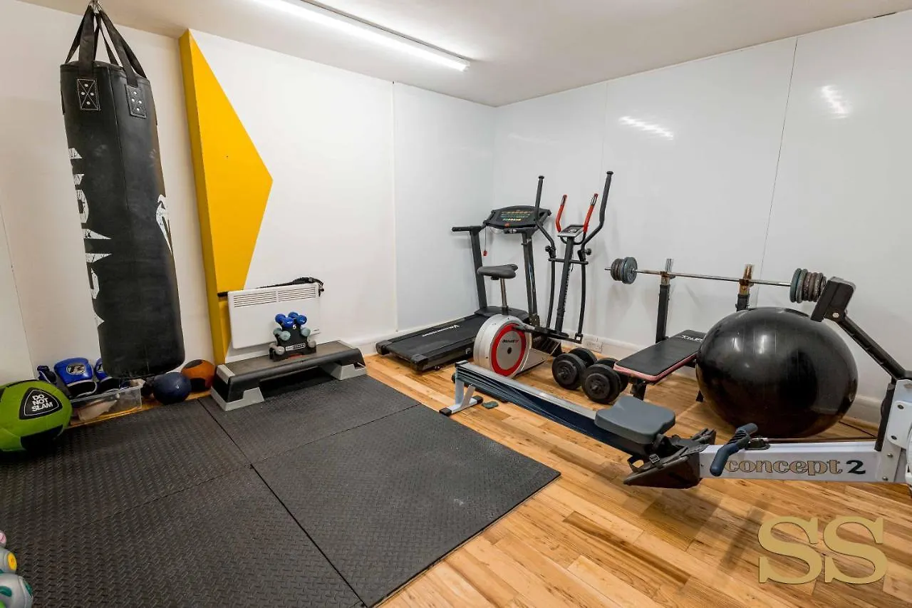 Pearl Penthouse: O2 Academy Proximity with Beach Access Bournemouth